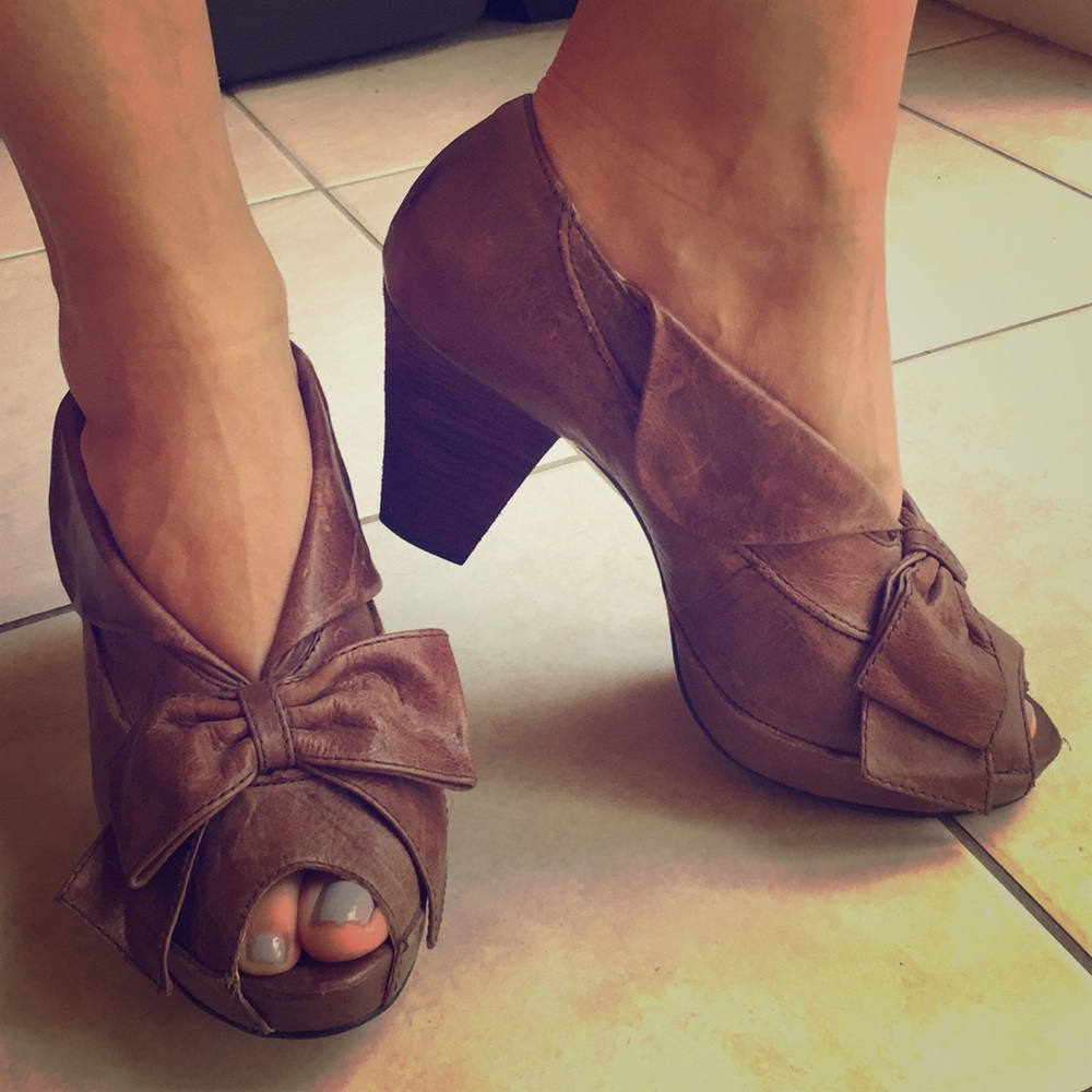 Brown Leather Peep-toe boot heel